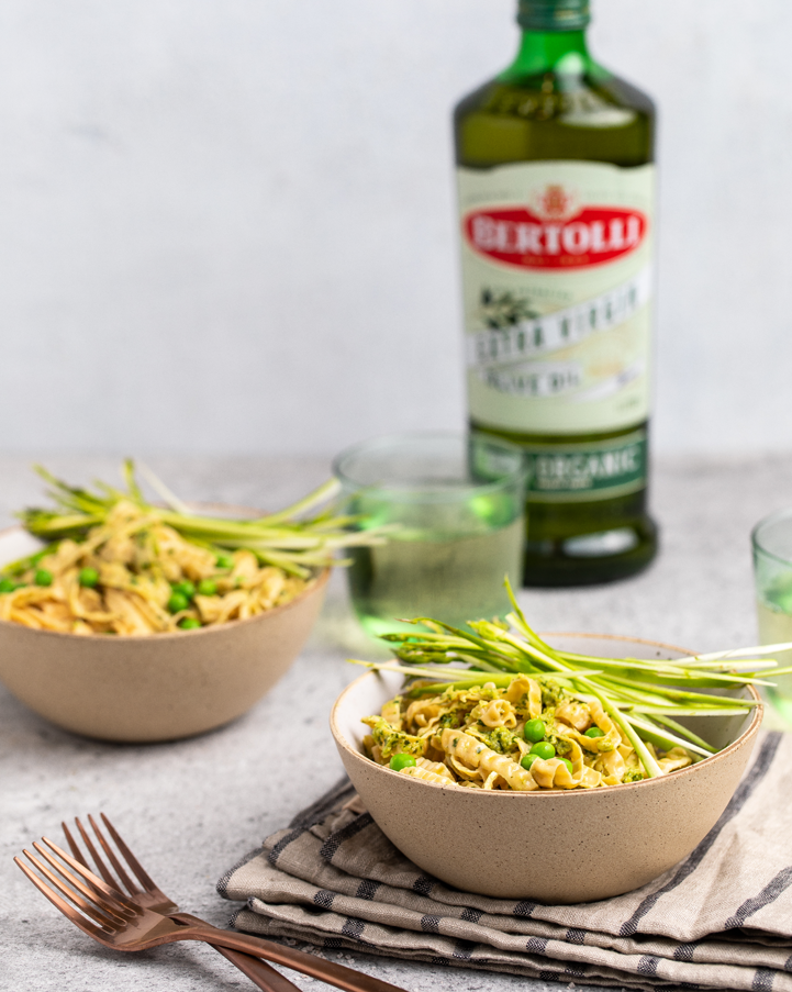 Macadamia and Hemp Seed Pesto Pasta | Bertolli Olive Oil